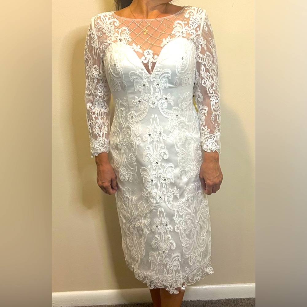 Elegant Sheath Mother of the Bride Wedding dress.